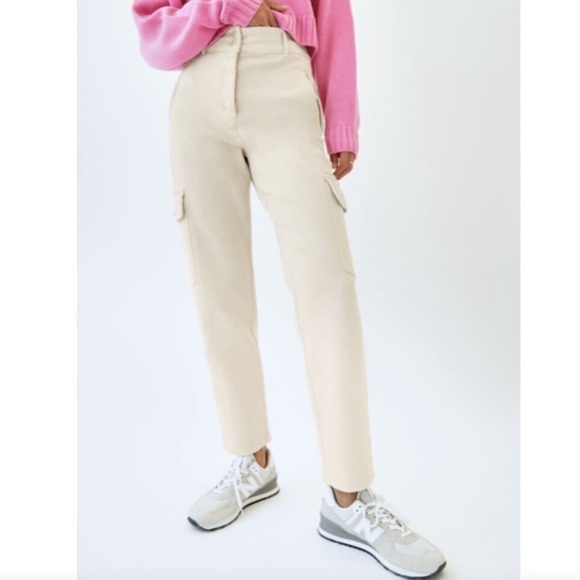 Wilfred Aritzia Cream Modern Cargo Utility Denim Pants Size 4 - Picture 1 of 15